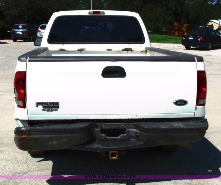 image for item G8585 2001 Ford F250 Super Duty SuperCab pickup truck
