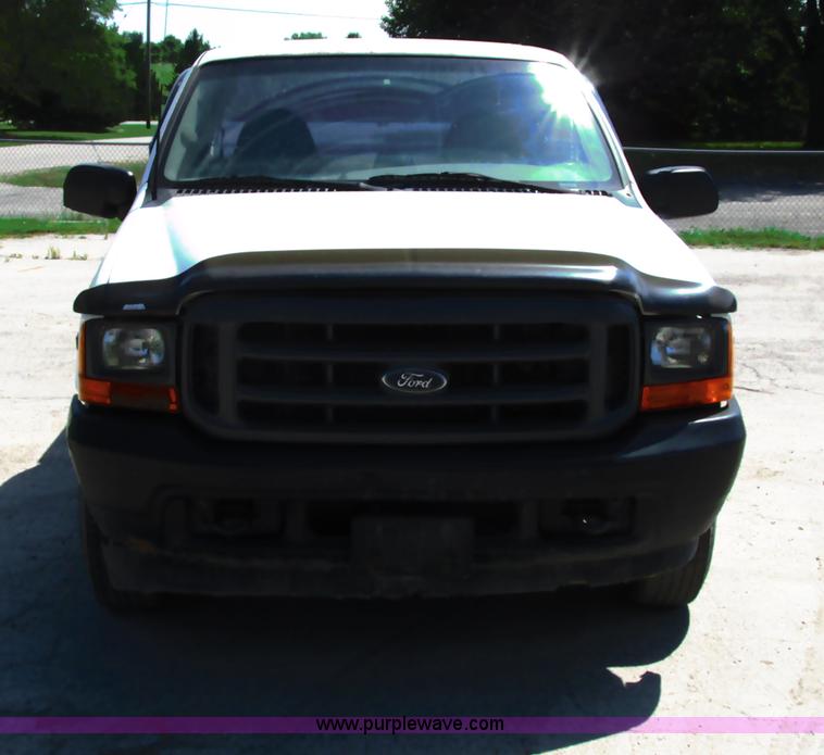 image for item G8585 2001 Ford F250 Super Duty SuperCab pickup truck