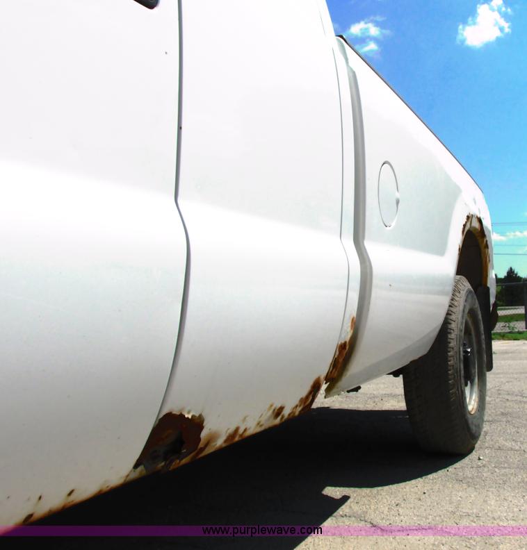 image for item G8585 2001 Ford F250 Super Duty SuperCab pickup truck