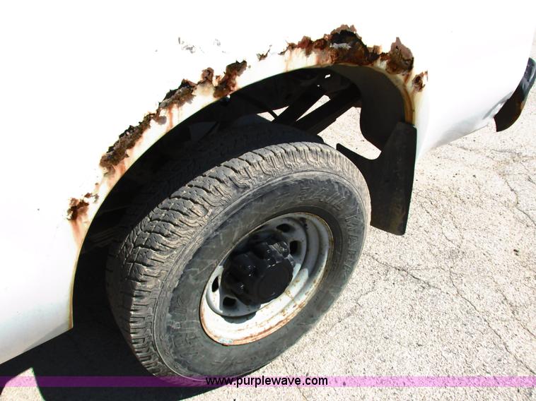 image for item G8585 2001 Ford F250 Super Duty SuperCab pickup truck