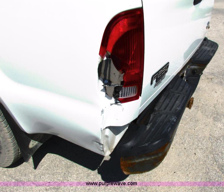 image for item G8585 2001 Ford F250 Super Duty SuperCab pickup truck