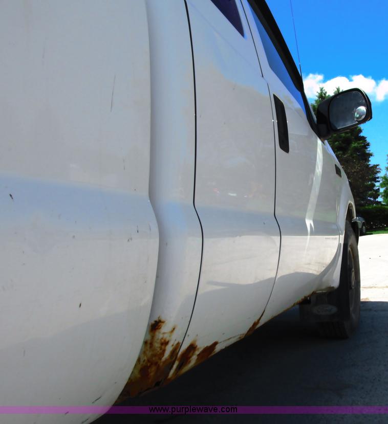 image for item G8585 2001 Ford F250 Super Duty SuperCab pickup truck