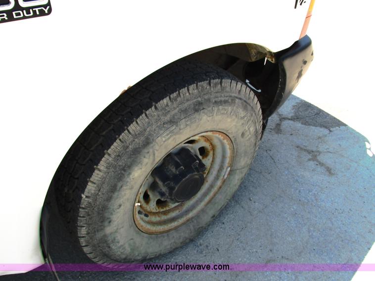 image for item G8585 2001 Ford F250 Super Duty SuperCab pickup truck