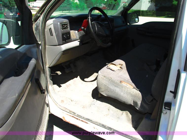 image for item G8585 2001 Ford F250 Super Duty SuperCab pickup truck