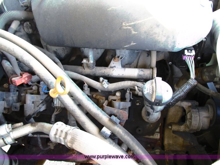 image for item G8586 2004 Chevrolet 2500 HD Ext. Cab pickup truck