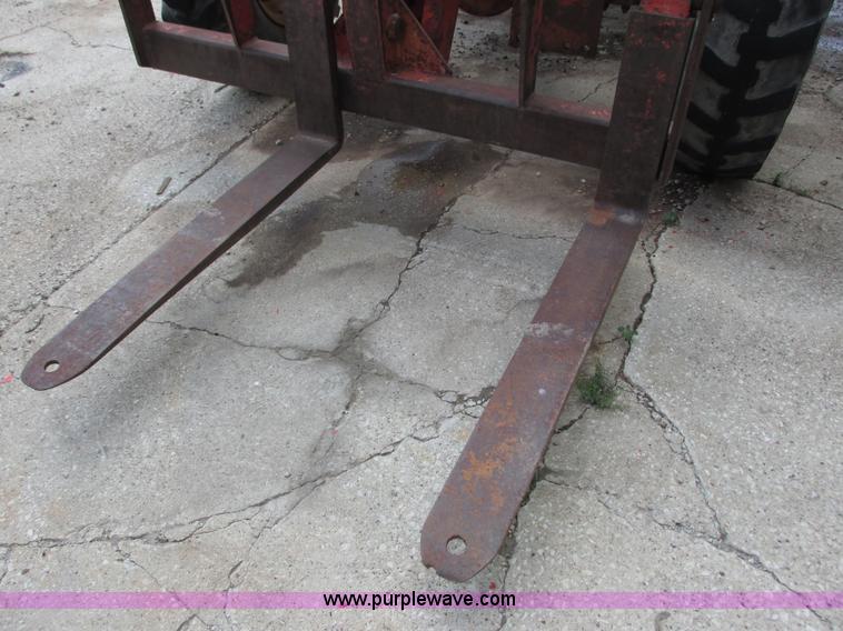 image for item G8587 1984 Lull 844 Highlander telehandler