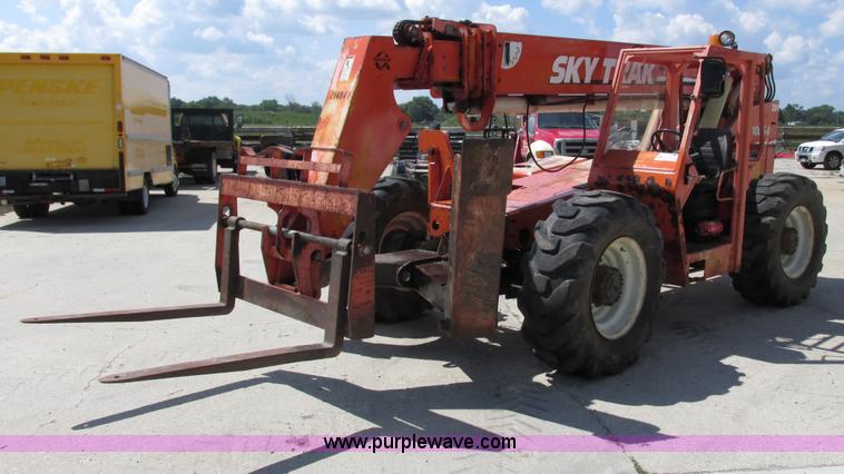 image for item G8588 2000 SkyTrak 10054 telehandler