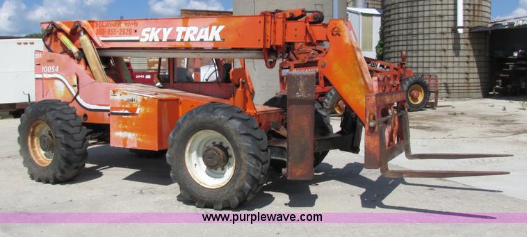 image for item G8588 2000 SkyTrak 10054 telehandler