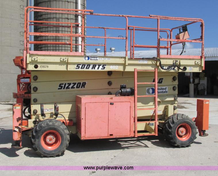 image for item G8589 2000 JLG 500RTS scissor lift