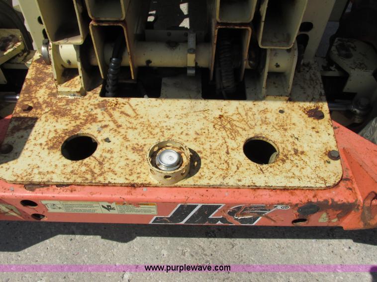 image for item G8589 2000 JLG 500RTS scissor lift