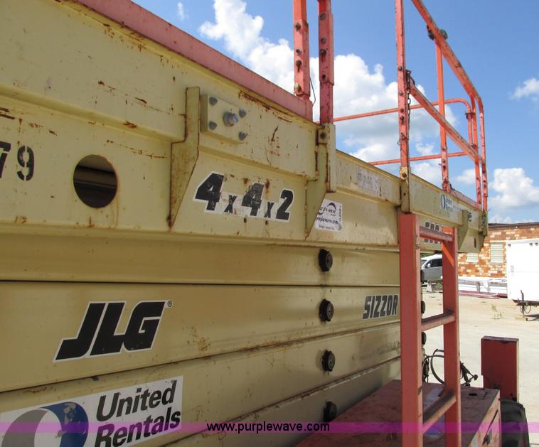 image for item G8589 2000 JLG 500RTS scissor lift