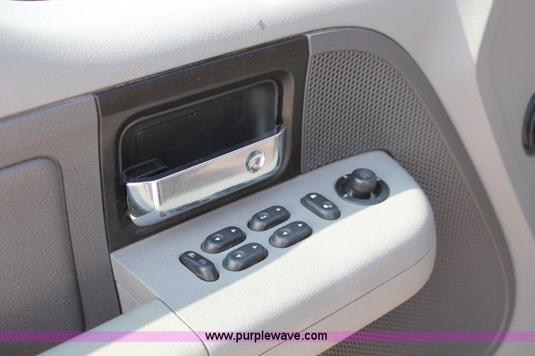 image for item I7938 2005 Ford F150 XLT SuperCab pickup truck