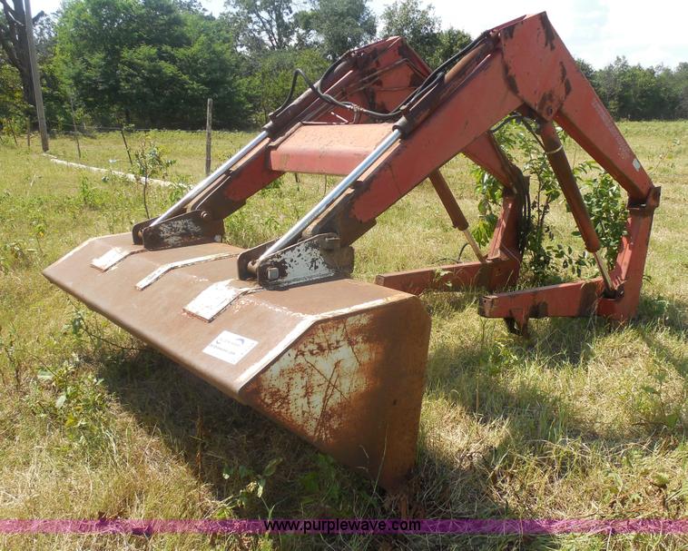 image for item E7594 International 2350 loader