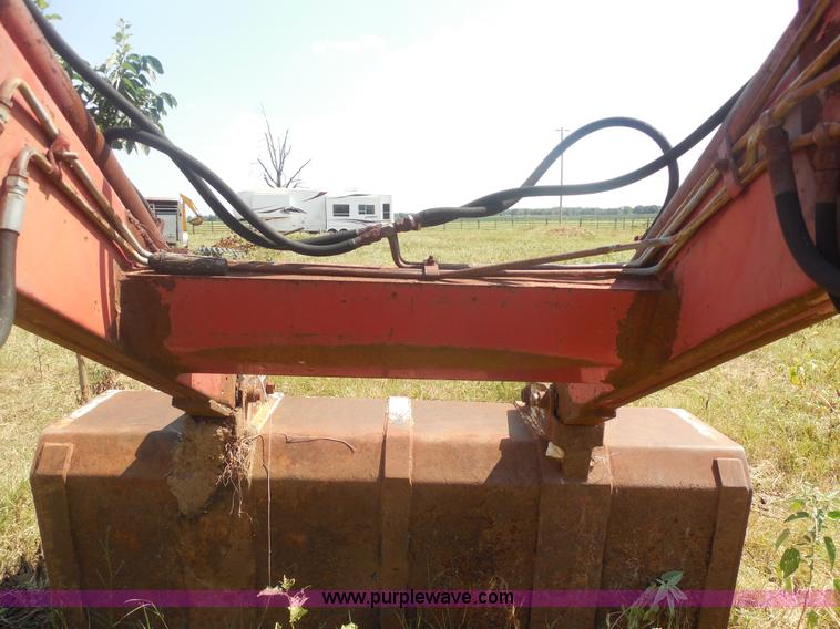 image for item E7594 International 2350 loader