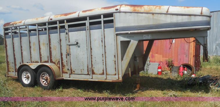 image for item E7596 1992 Diamond D stock trailer