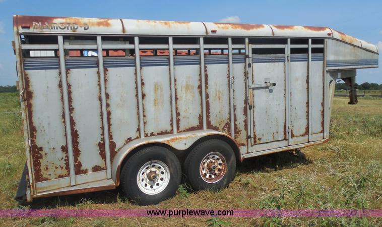 image for item E7596 1992 Diamond D stock trailer