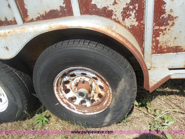 image for item E7596 1992 Diamond D stock trailer