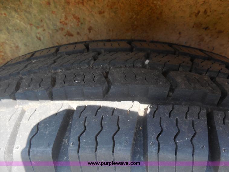 image for item E7596 1992 Diamond D stock trailer