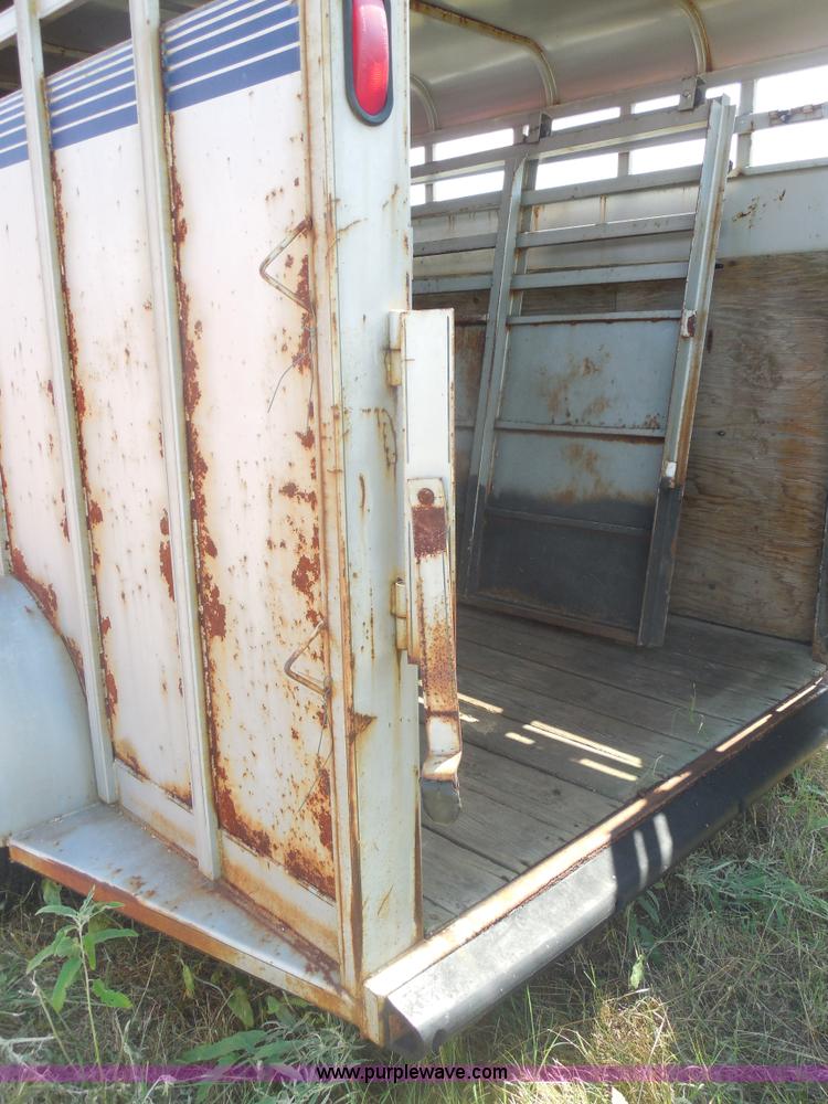 image for item E7596 1992 Diamond D stock trailer