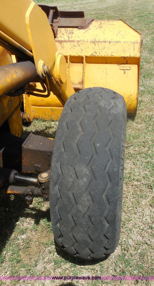 image for item E7598 1984 John Deere 510 Turbo backhoe loader