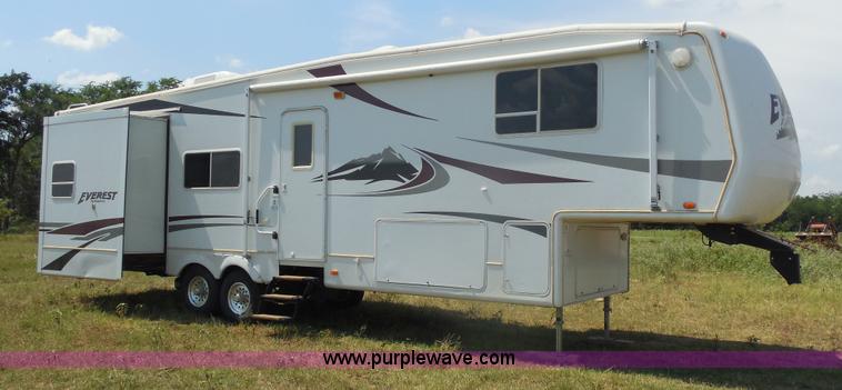 image for item E7600 2004 Everest Camp 37' fifth wheel camper