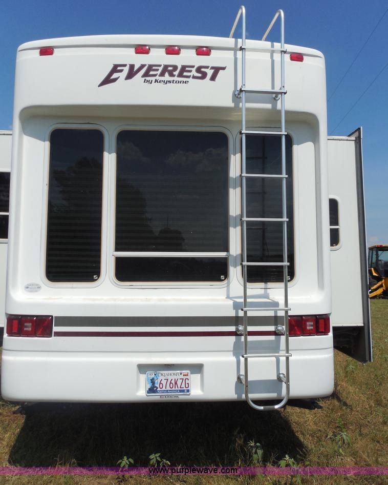 image for item E7600 2004 Everest Camp 37' fifth wheel camper