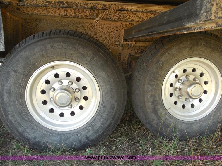 image for item E7600 2004 Everest Camp 37' fifth wheel camper