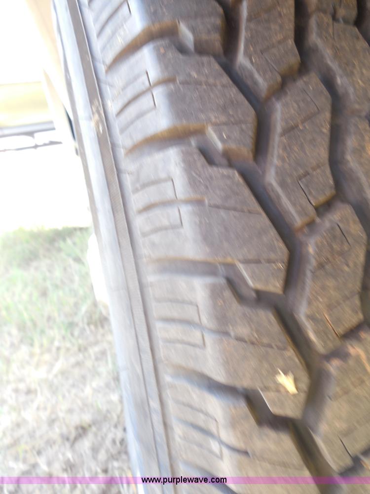 image for item E7600 2004 Everest Camp 37' fifth wheel camper