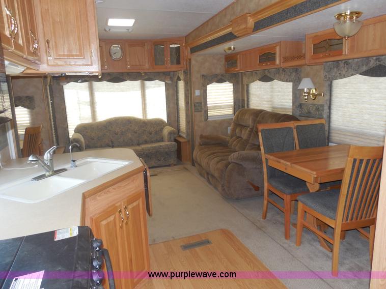image for item E7600 2004 Everest Camp 37' fifth wheel camper