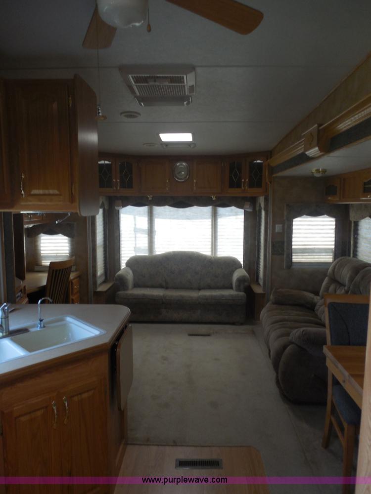 image for item E7600 2004 Everest Camp 37' fifth wheel camper