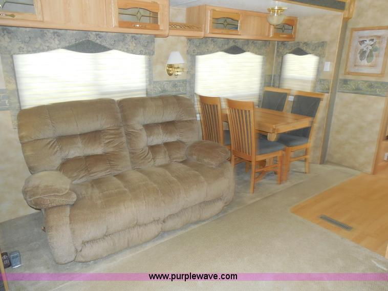 image for item E7600 2004 Everest Camp 37' fifth wheel camper
