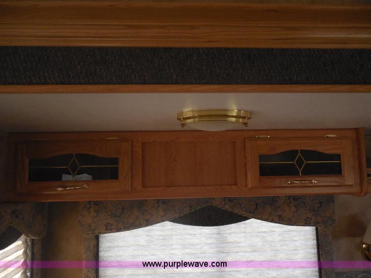 image for item E7600 2004 Everest Camp 37' fifth wheel camper