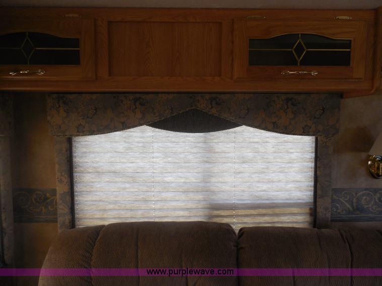 image for item E7600 2004 Everest Camp 37' fifth wheel camper