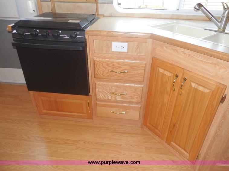 image for item E7600 2004 Everest Camp 37' fifth wheel camper