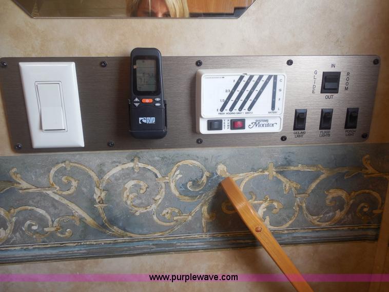 image for item E7600 2004 Everest Camp 37' fifth wheel camper