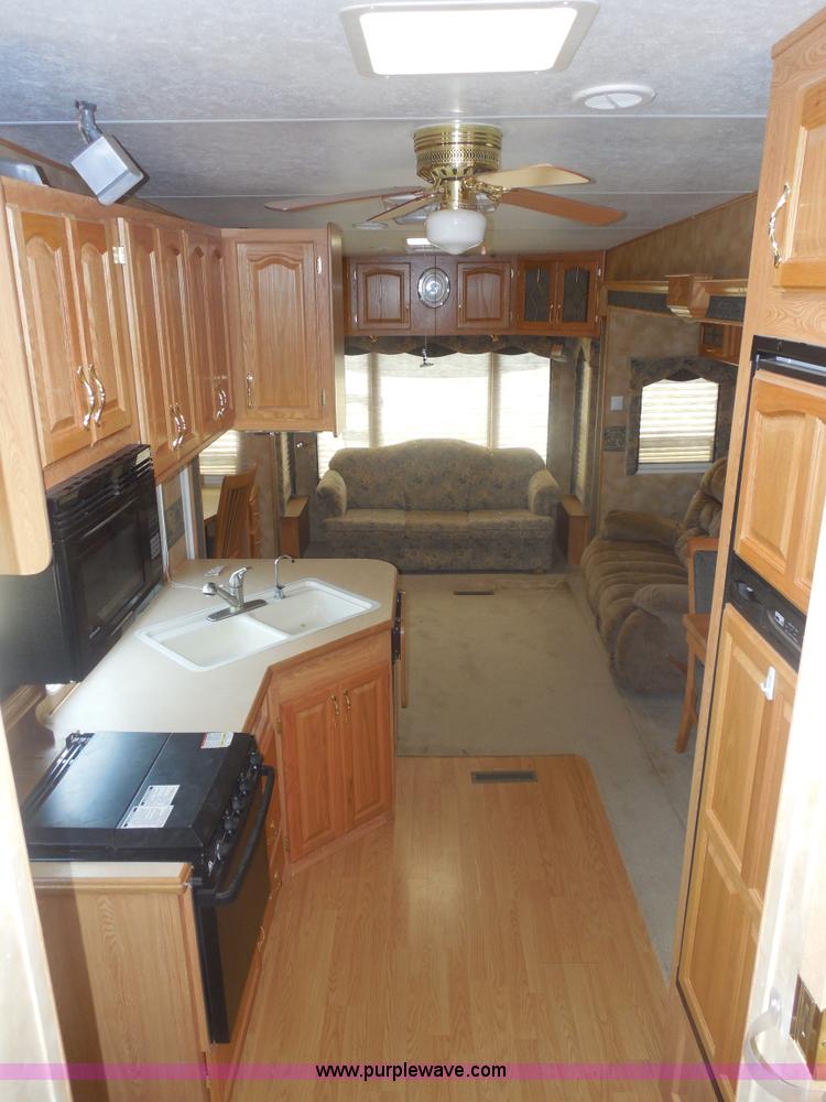 image for item E7600 2004 Everest Camp 37' fifth wheel camper