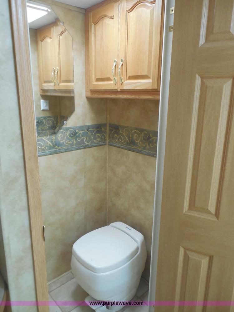 image for item E7600 2004 Everest Camp 37' fifth wheel camper