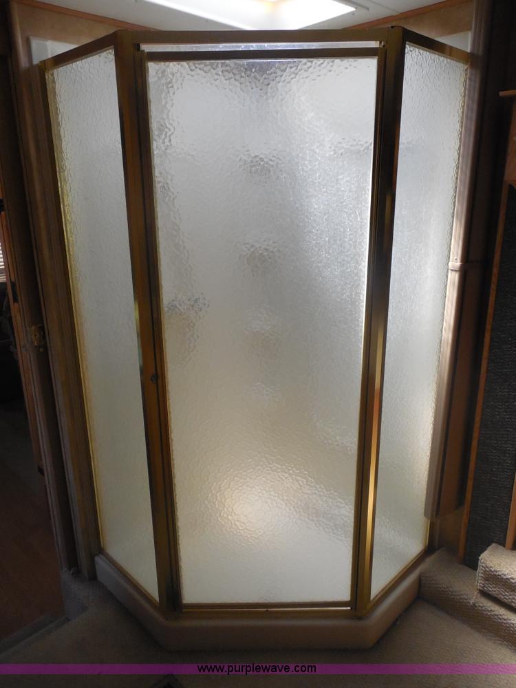 image for item E7600 2004 Everest Camp 37' fifth wheel camper