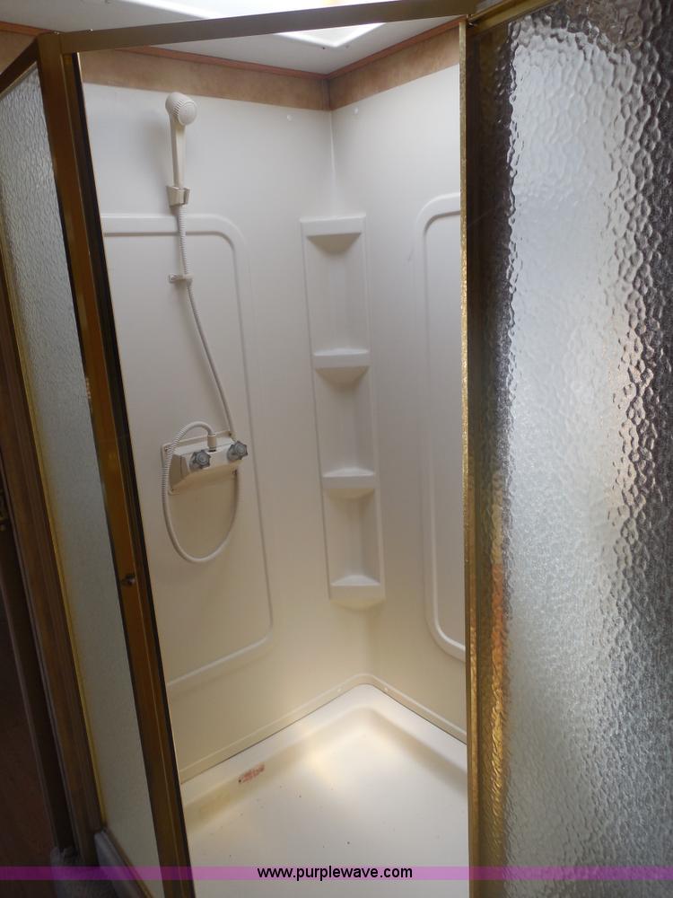 image for item E7600 2004 Everest Camp 37' fifth wheel camper