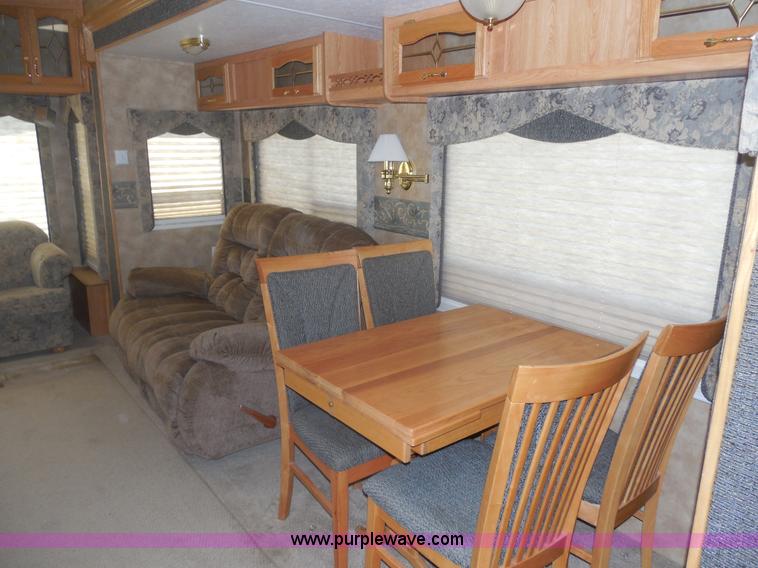image for item E7600 2004 Everest Camp 37' fifth wheel camper