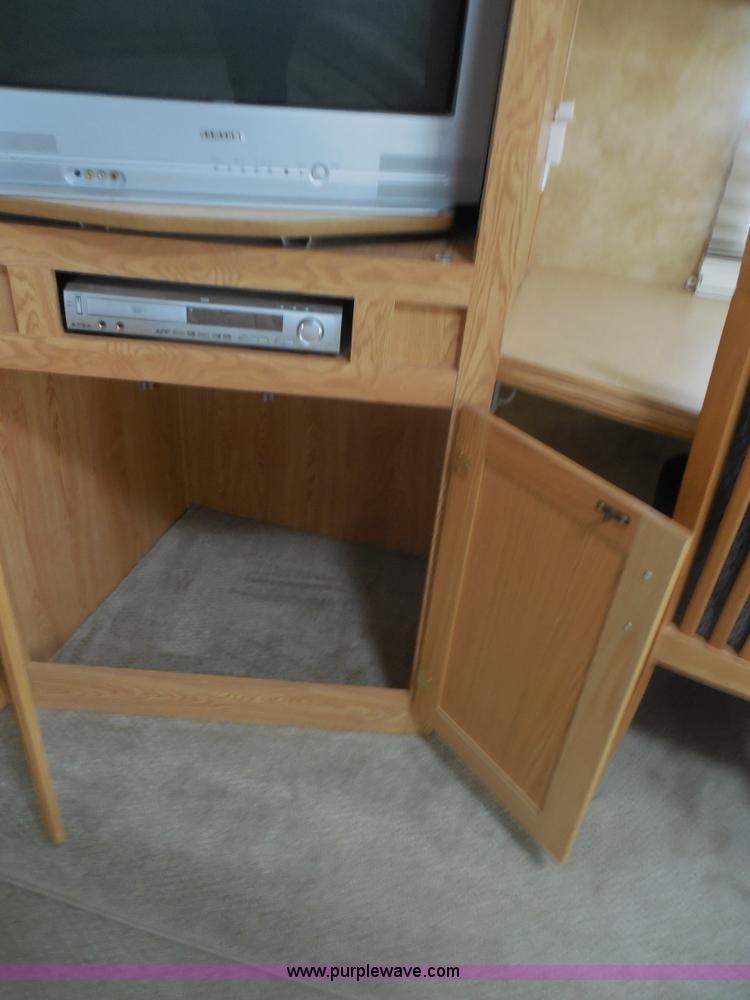 image for item E7600 2004 Everest Camp 37' fifth wheel camper