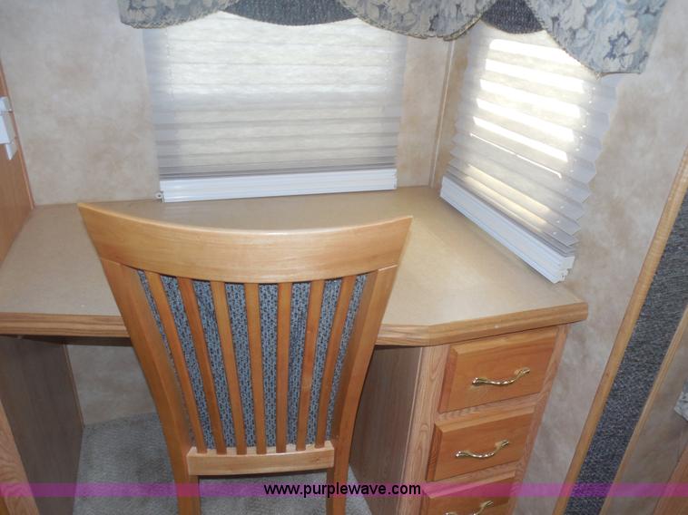 image for item E7600 2004 Everest Camp 37' fifth wheel camper