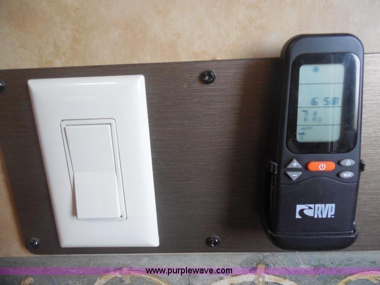 image for item E7600 2004 Everest Camp 37' fifth wheel camper