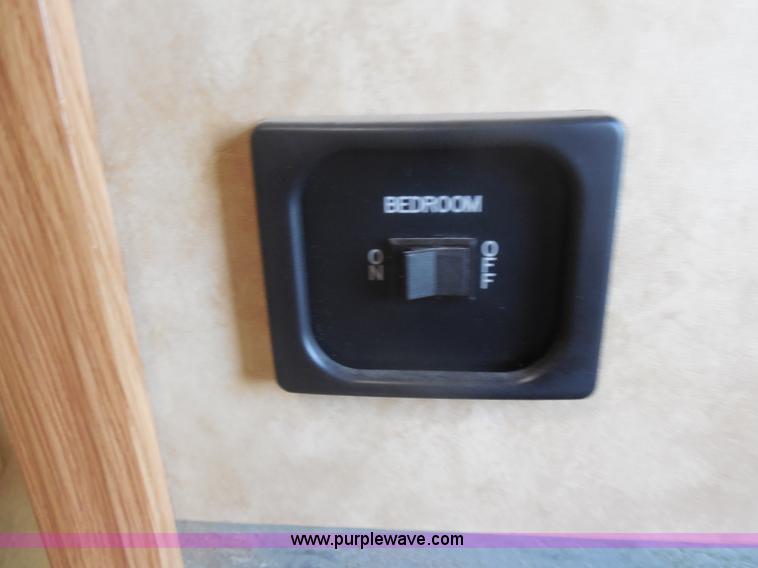 image for item E7600 2004 Everest Camp 37' fifth wheel camper