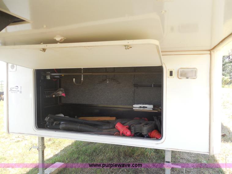 image for item E7600 2004 Everest Camp 37' fifth wheel camper