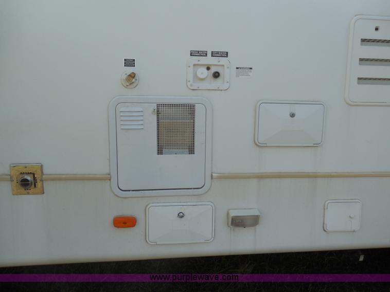 image for item E7600 2004 Everest Camp 37' fifth wheel camper