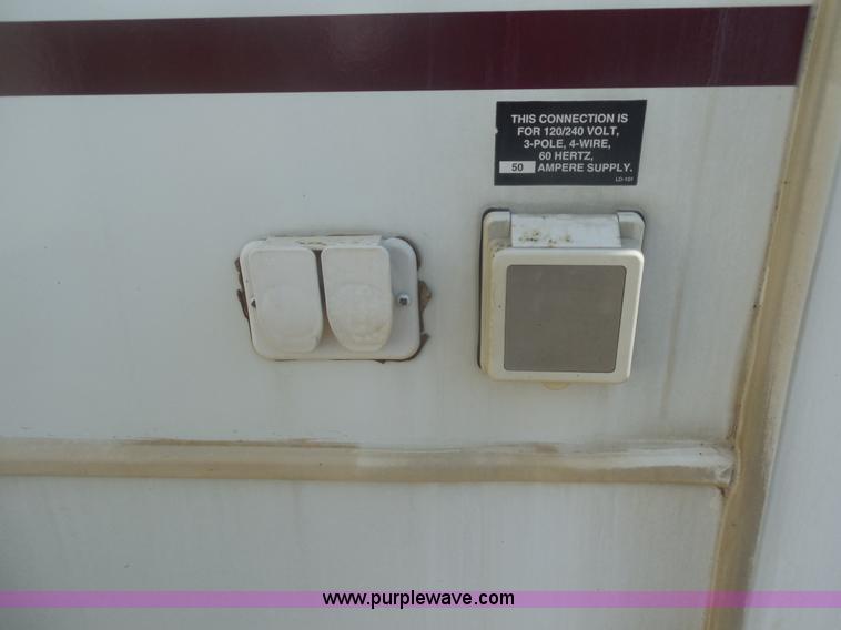 image for item E7600 2004 Everest Camp 37' fifth wheel camper