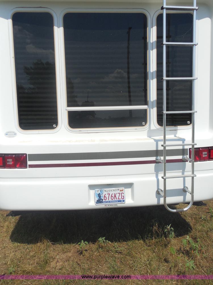 image for item E7600 2004 Everest Camp 37' fifth wheel camper