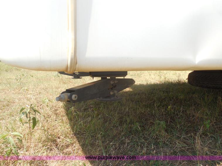 image for item E7600 2004 Everest Camp 37' fifth wheel camper