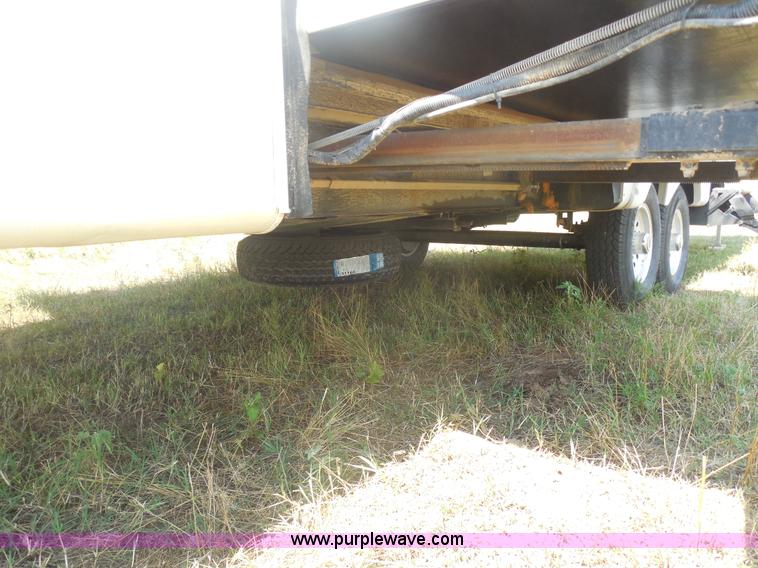 image for item E7600 2004 Everest Camp 37' fifth wheel camper